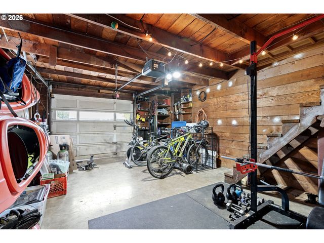 765 LOUIS St, Eugene, OR 97402