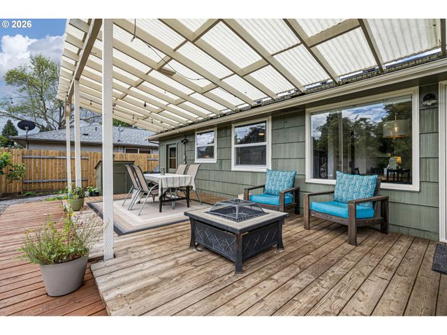 765 LOUIS St, Eugene, OR 97402