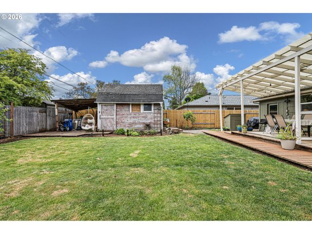765 LOUIS St, Eugene, OR 97402