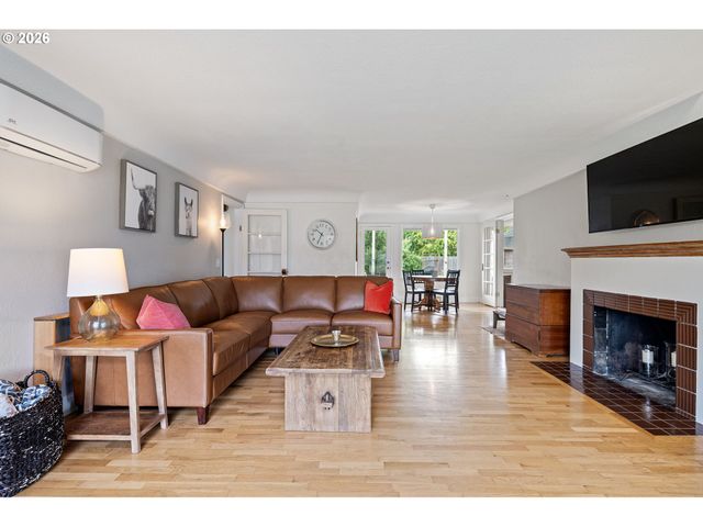 765 LOUIS St, Eugene, OR 97402