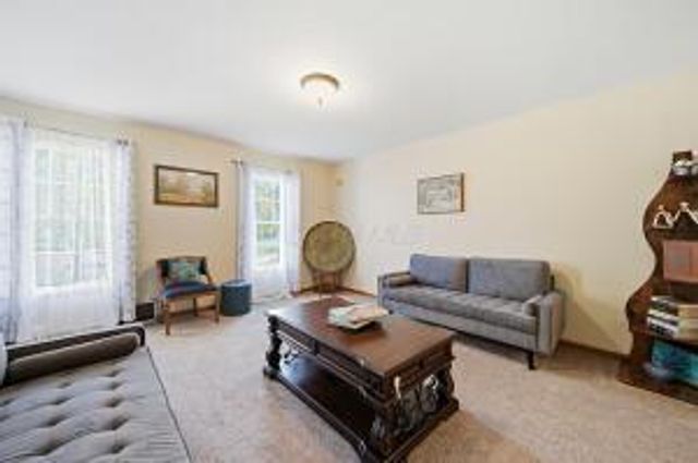 7559 Burgstresser Court, Canal Winchester, OH 43110