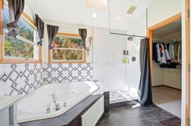 7559 Burgstresser Court, Canal Winchester, OH 43110