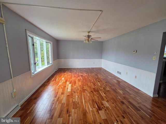 945 TIMBER LN, Sinking Spring, PA 19608