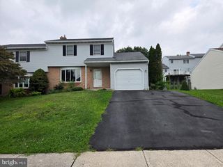 945 TIMBER LN, Sinking Spring, PA 19608