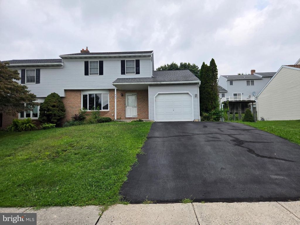 945 TIMBER LN, Sinking Spring, PA 19608