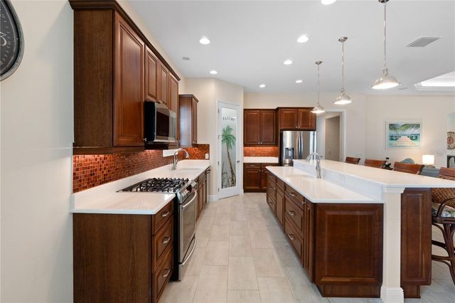 5845 STORMS AVENUE, The Villages, FL 32163