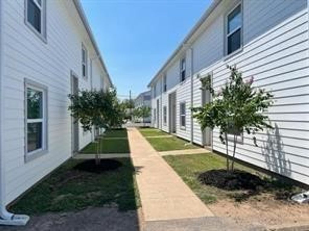 1505 W Pearl Street 15, Granbury, TX 76048