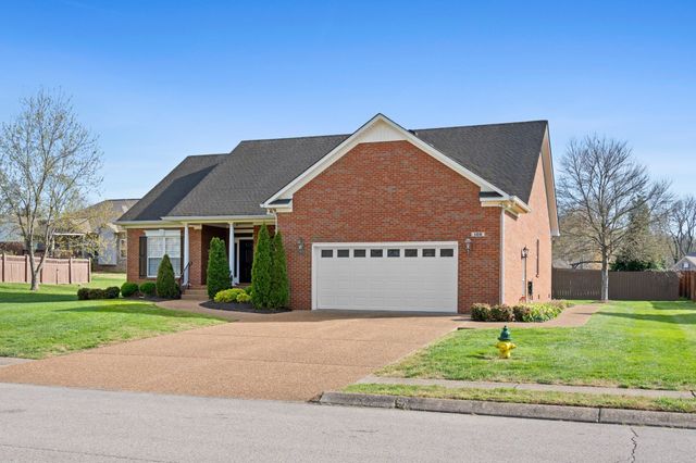 108 Candlewood Ct, Columbia, TN 38401