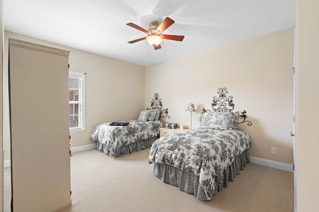 108 Candlewood Ct, Columbia, TN 38401