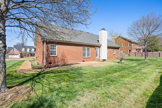 108 Candlewood Ct, Columbia, TN 38401