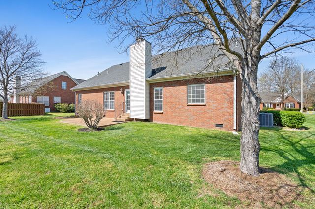 108 Candlewood Ct, Columbia, TN 38401