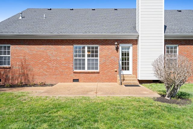 108 Candlewood Ct, Columbia, TN 38401