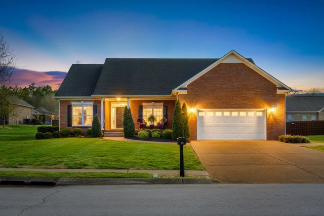 108 Candlewood Ct, Columbia, TN 38401