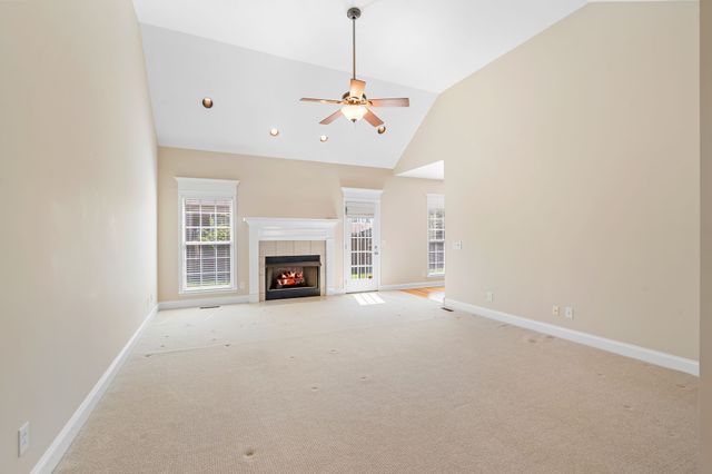 108 Candlewood Ct, Columbia, TN 38401