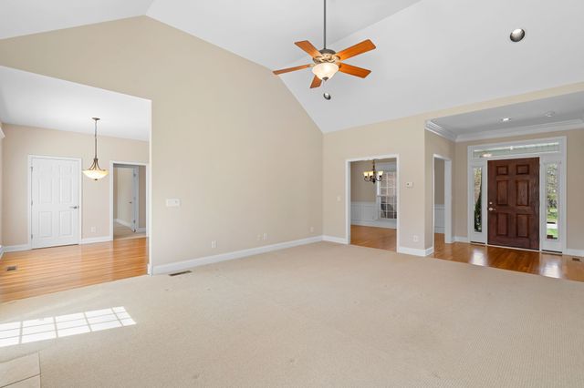 108 Candlewood Ct, Columbia, TN 38401