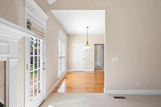 108 Candlewood Ct, Columbia, TN 38401