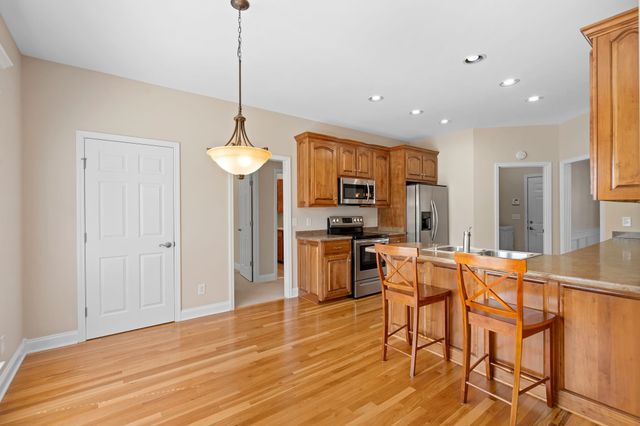 108 Candlewood Ct, Columbia, TN 38401