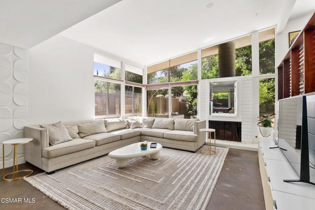 22406 De Kalb Drive, Calabasas, CA 91302