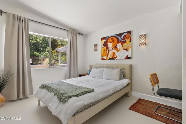 22406 De Kalb Drive, Calabasas, CA 91302
