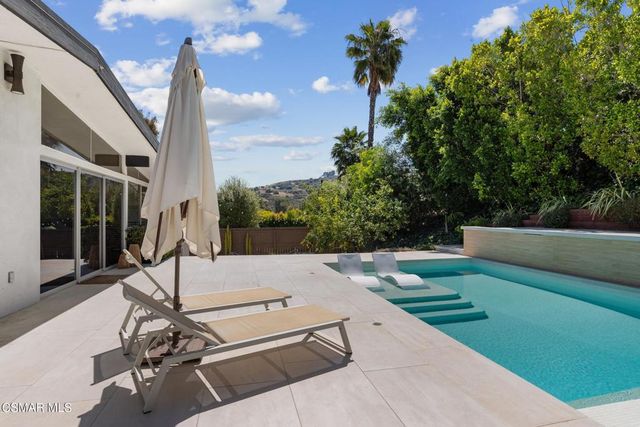 22406 De Kalb Drive, Calabasas, CA 91302