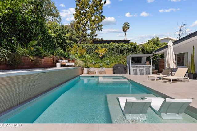 22406 De Kalb Drive, Calabasas, CA 91302