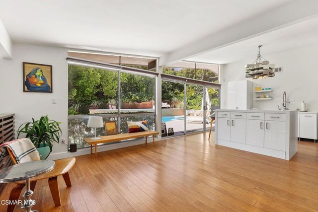 22406 De Kalb Drive, Calabasas, CA 91302