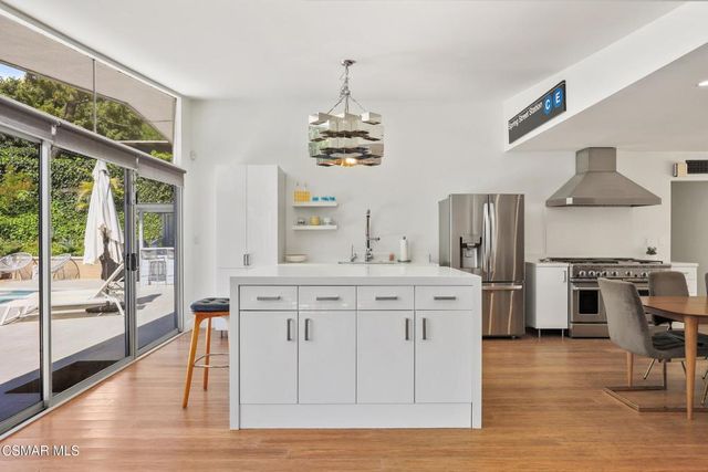 22406 De Kalb Drive, Calabasas, CA 91302