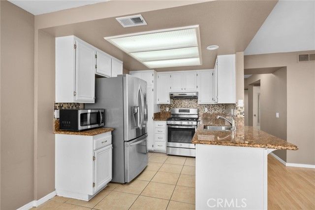 1926 Alta, Redlands, CA 92374