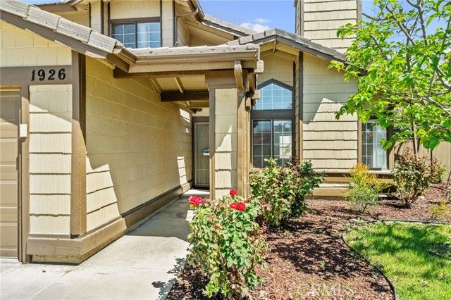 1926 Alta, Redlands, CA 92374