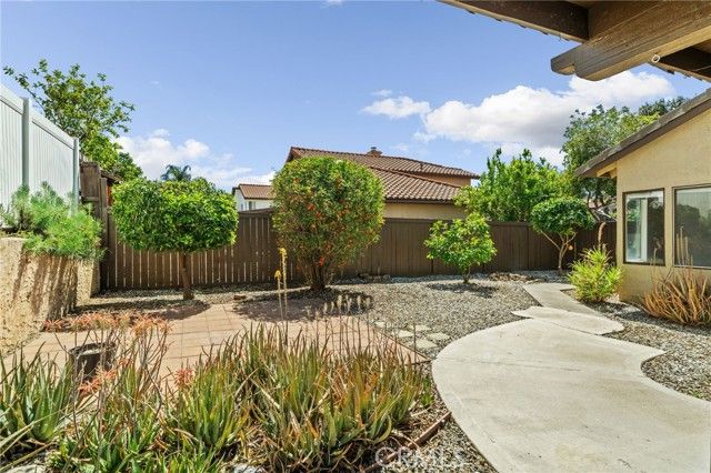 1926 Alta, Redlands, CA 92374