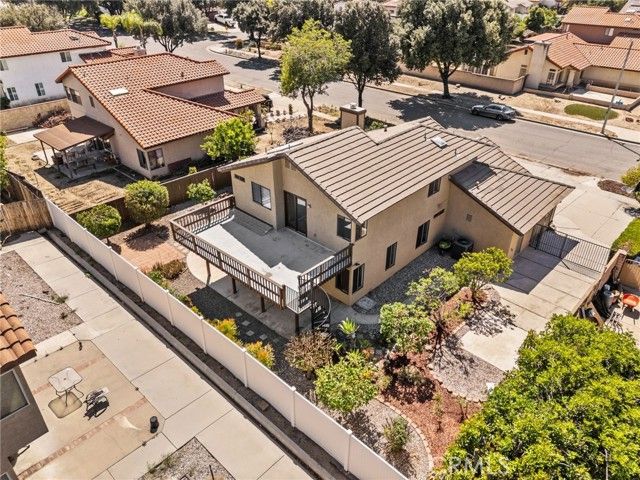 1926 Alta, Redlands, CA 92374