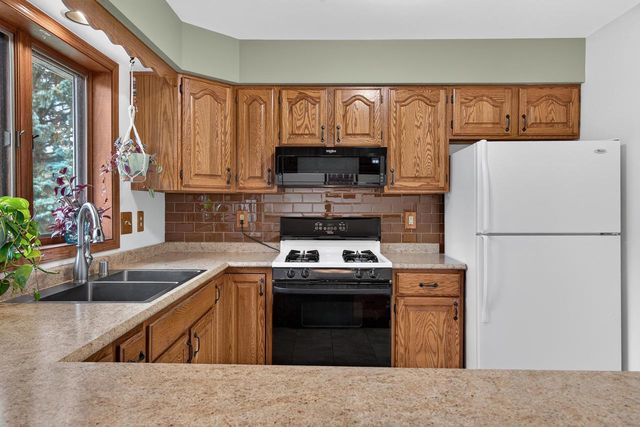 80 Johnson Avenue, Oshkosh, WI 54902
