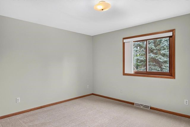 80 Johnson Avenue, Oshkosh, WI 54902