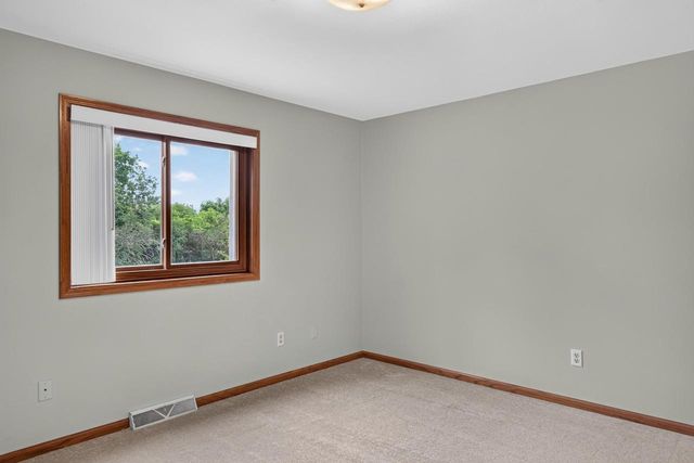 80 Johnson Avenue, Oshkosh, WI 54902
