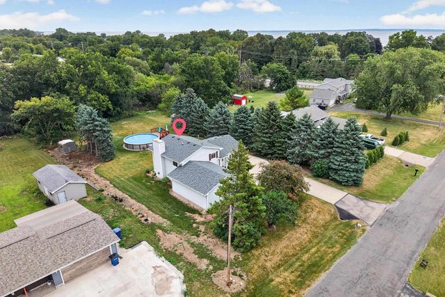 80 Johnson Avenue, Oshkosh, WI 54902