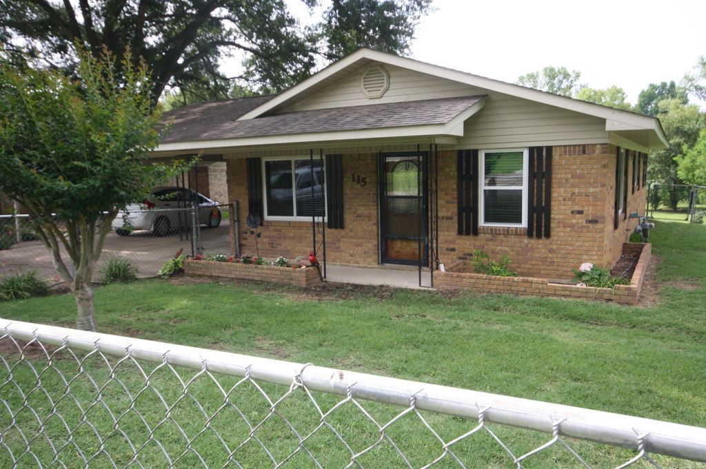 115 W Spring Street, Mineral Sprs., AR 71851