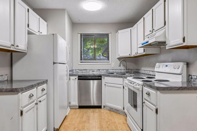 13316 Zenith Lane, Eden Prairie, MN 55346