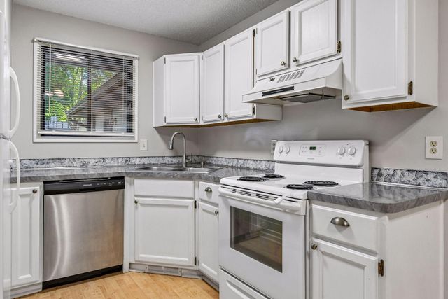 13316 Zenith Lane, Eden Prairie, MN 55346