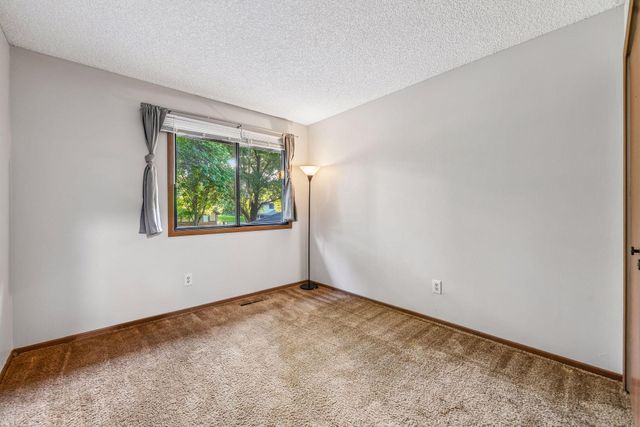 13316 Zenith Lane, Eden Prairie, MN 55346