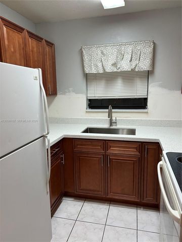 1925 Madison St 14, Hollywood, FL 33020