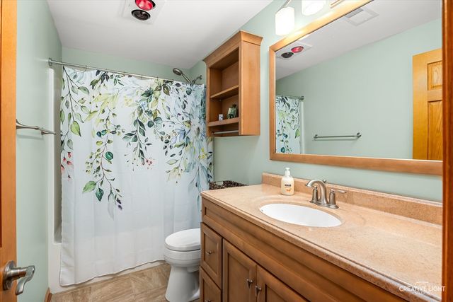 1075 S Illinois Street, Coal City, IL 60416