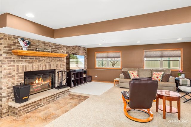 1075 S Illinois Street, Coal City, IL 60416