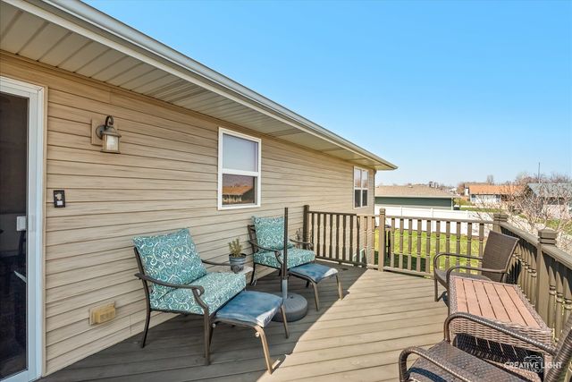 1075 S Illinois Street, Coal City, IL 60416