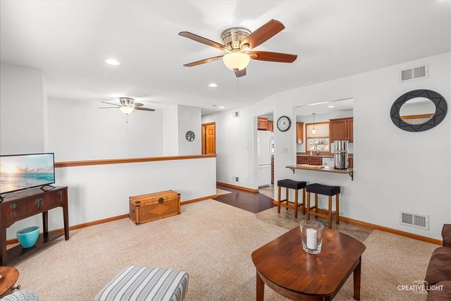 1075 S Illinois Street, Coal City, IL 60416