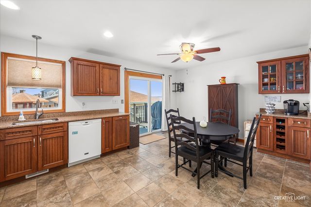 1075 S Illinois Street, Coal City, IL 60416