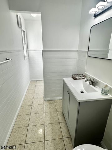 24 Susan Ln, East Brunswick Twp., NJ 08816