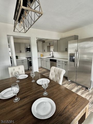 24 Susan Ln, East Brunswick Twp., NJ 08816