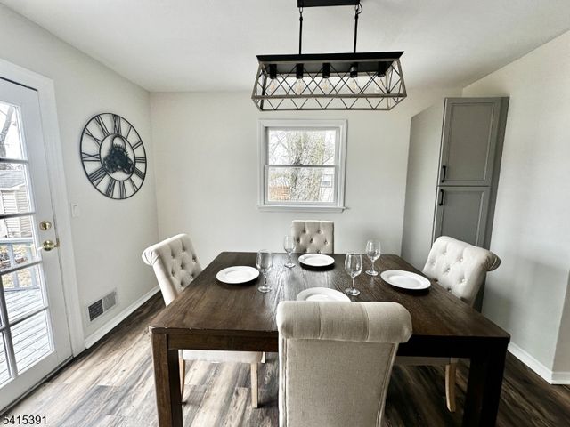 24 Susan Ln, East Brunswick Twp., NJ 08816