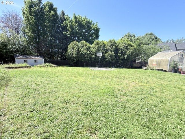 22286 Ne SHAVER Ct, Fairview, OR 97024