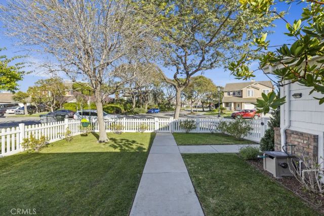 565 Rosalinda Drive, Oxnard, CA 93030